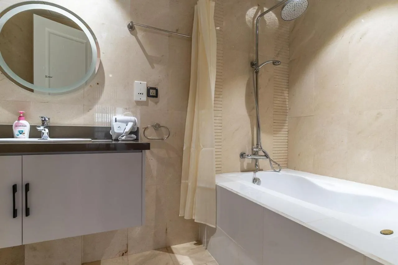 The Rixx Lancaster Apartment @ D1/ Netflix/Bathtub Ho-Chi-Minh-Stadt