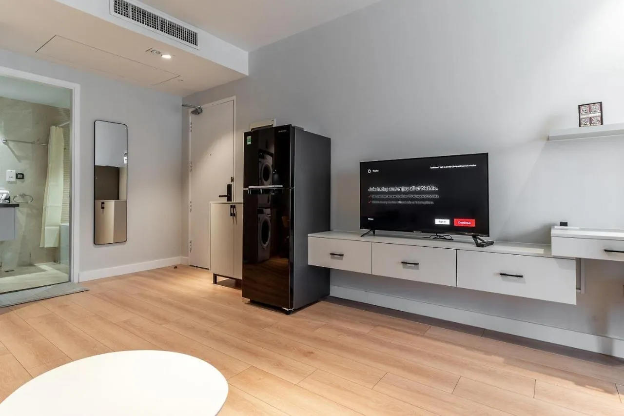 The Rixx Lancaster Apartment @ D1/ Netflix/Bathtub Ho Chi Minh City