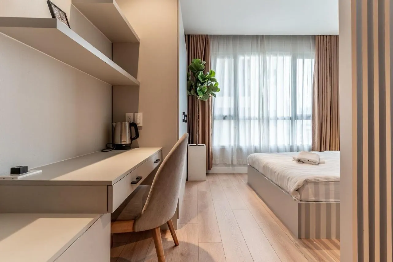 The Rixx Lancaster Apartment @ D1/ Netflix/Bathtub Ho Chi Minh City