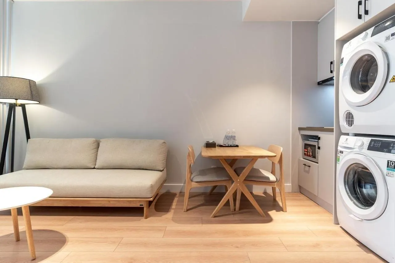 The Rixx Lancaster Apartment @ D1/ Netflix/Bathtub Ho Chi Minh City Vietnam