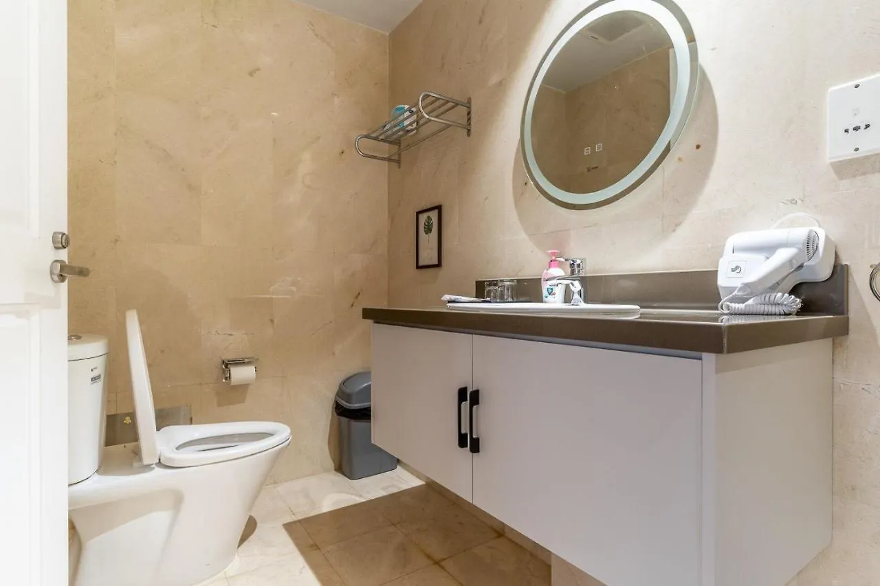The Rixx Lancaster Apartment @ D1/ Netflix/Bathtub Ho Chi Minh City